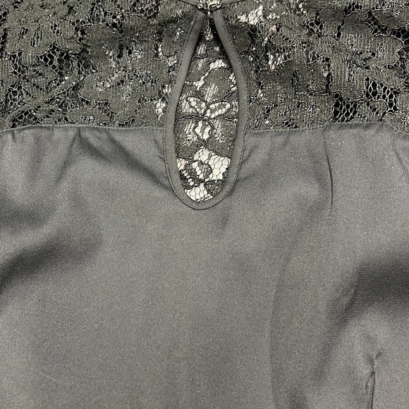 DIANE VON FURSTENBERG Gadie Dark Romance Black Lace Keyhole Party Blouse SZ 4 - Picture 11 of 16